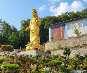 지장전, 관세음보살 입상