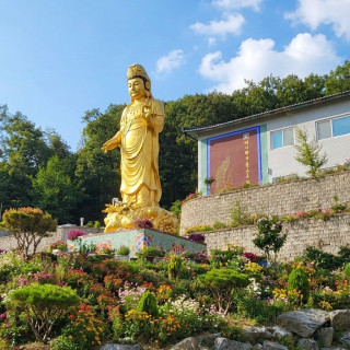 지장전, 관세음보살 입상